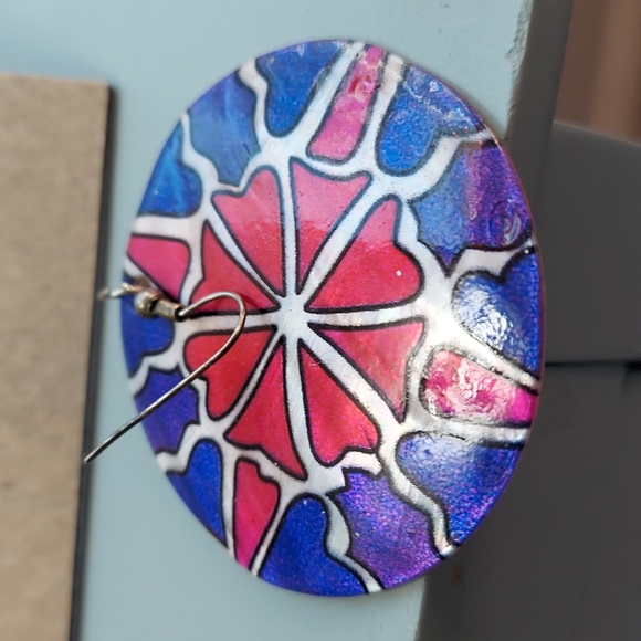 Hand painted Pink Purple sea shell pierced Dangle Earrings - Picture 3 of 14